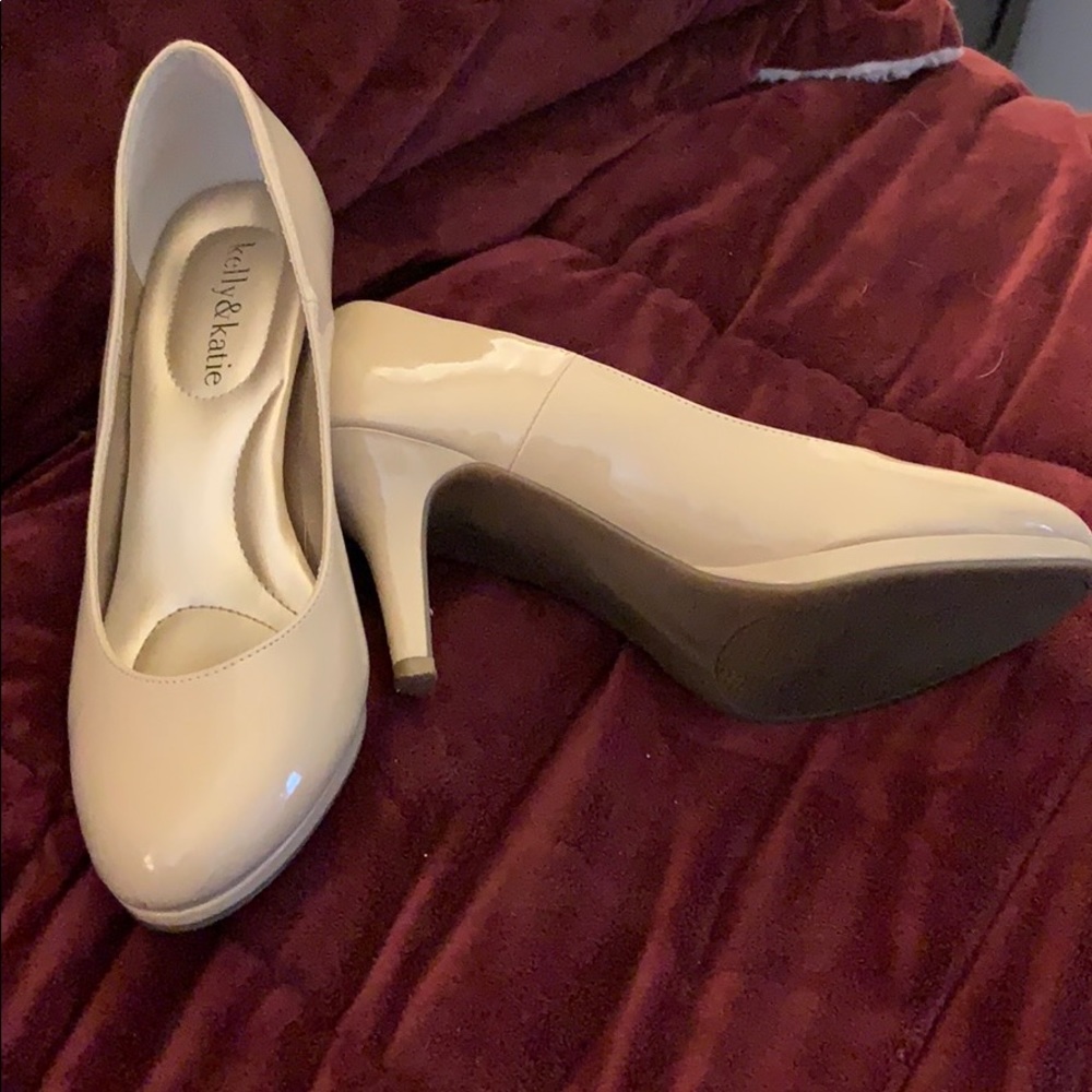 New Kelly and Katie close toed heels